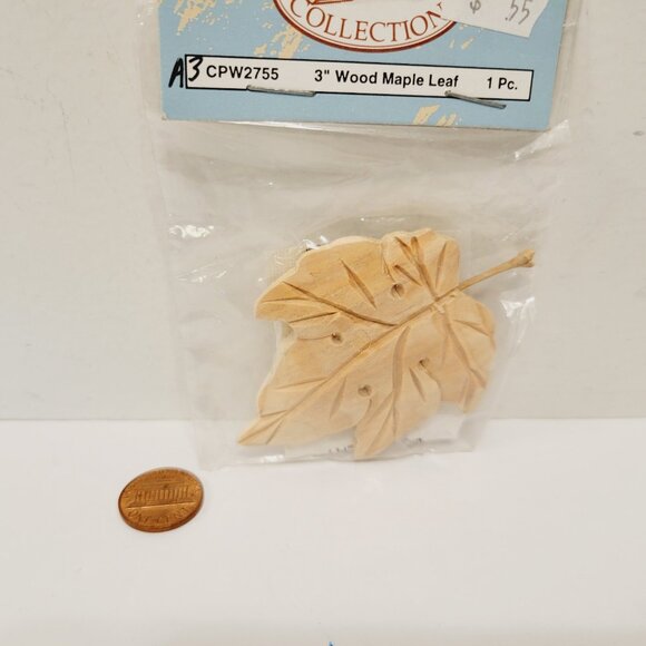 Vtg Hand Carved 3" Wood Maple Leaf Craft Piece Wangs International - Picture 2 of 5